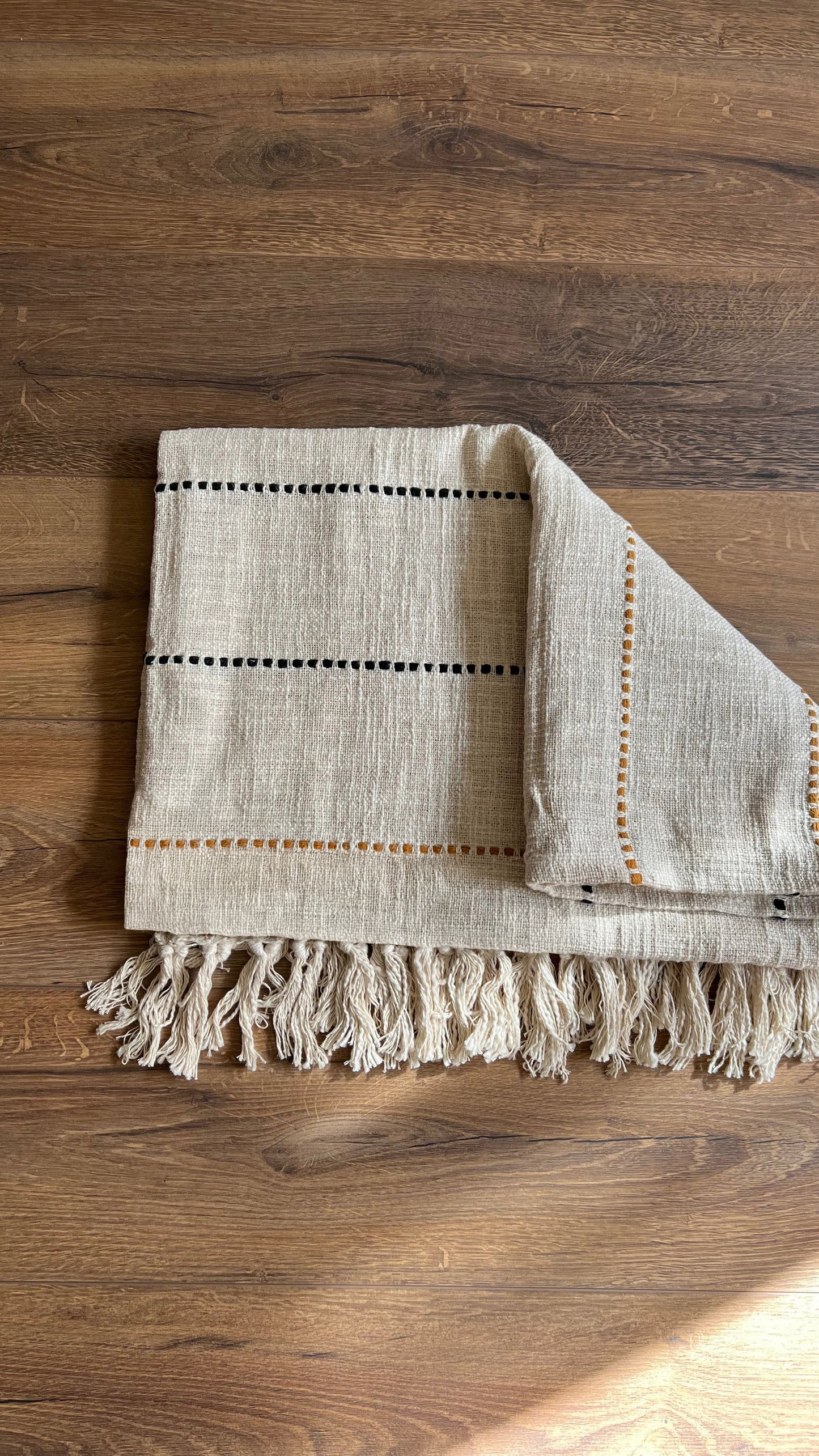 Maja Filt, Elfenben/Svart/Senapsgul