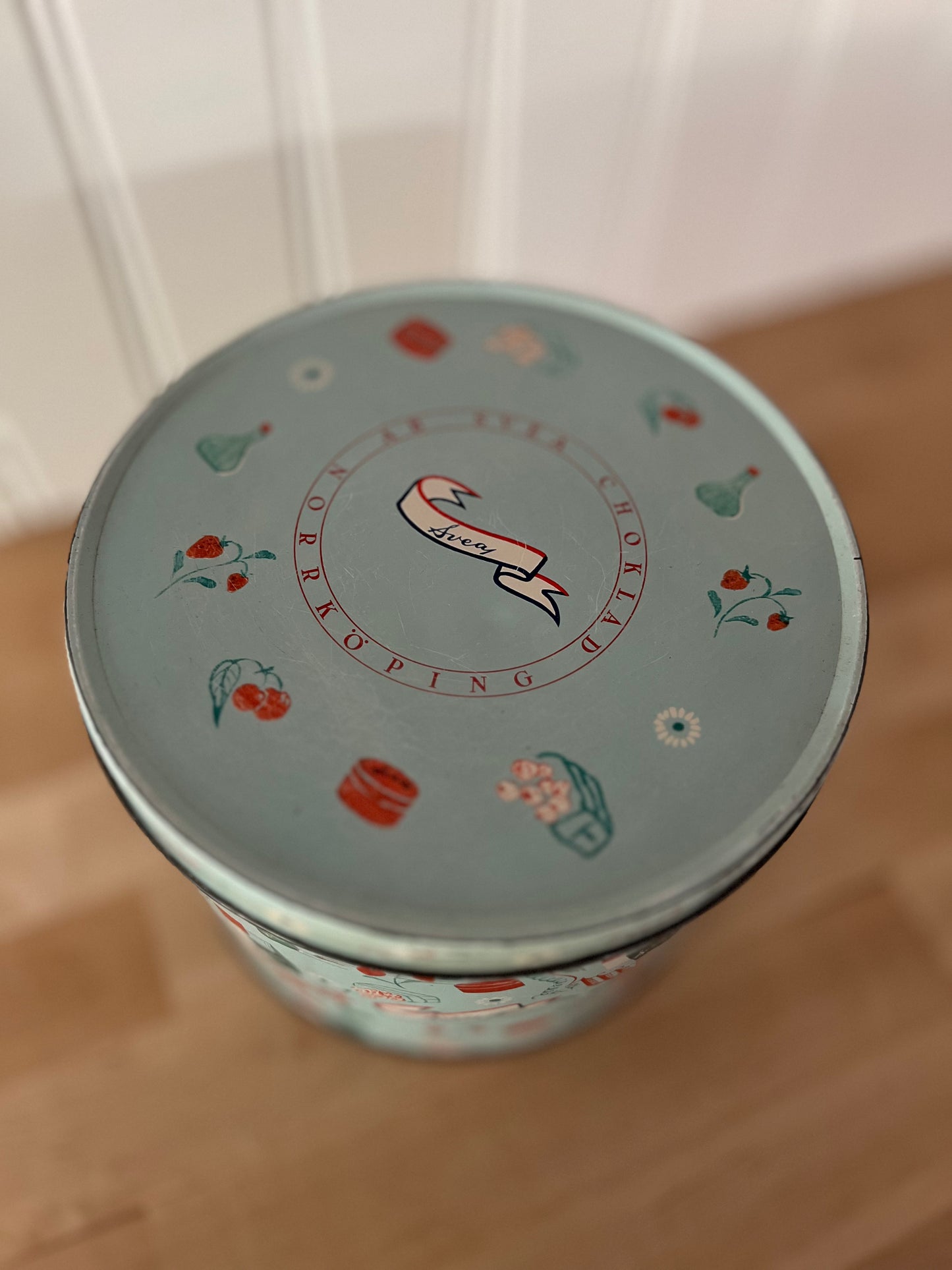 Plåtburk Svea Choklad, Turkos