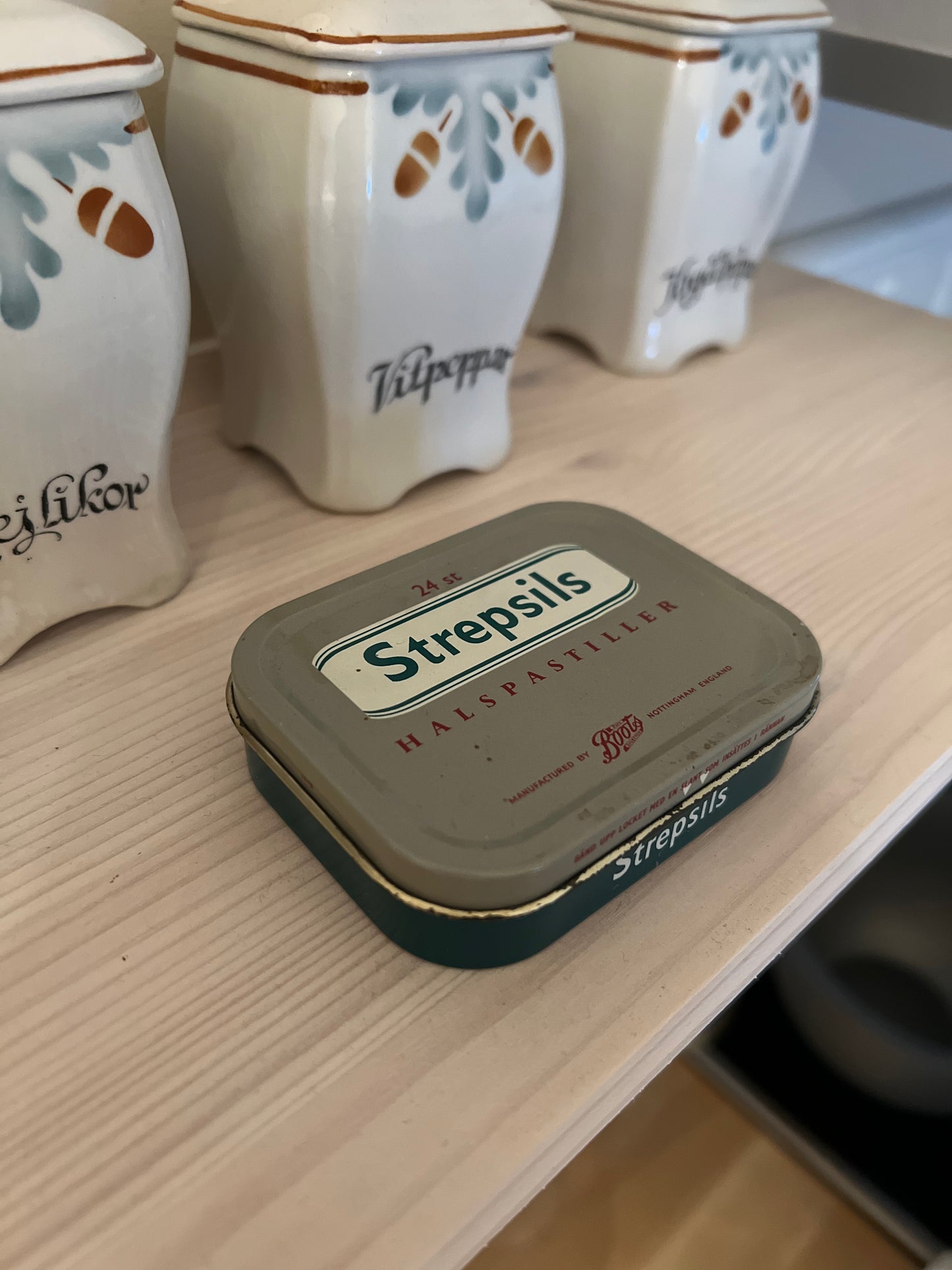 Plåtburk Strepsils Halspistiller